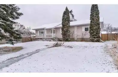 9302 89 ST NW Unit# 9302 Edmonton Alberta T6C3L2