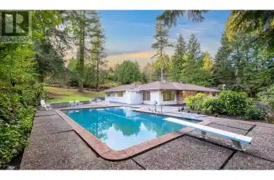 441 SOUTHBOROUGH Drive West Vancouver British Columbia V7S1M3