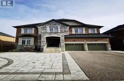 111 Mitchell Place Newmarket (Glenway Estates) Ontario L3Y0C7