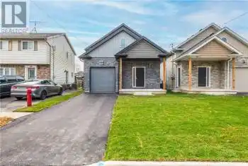 182 COMMERCIAL Street, Welland (773 - Lincoln/Crowland), Ontario L5B5Z3, 2 Bedrooms Bedrooms, ,2 BathroomsBathrooms,All Houses,For Sale,COMMERCIAL,X11190132