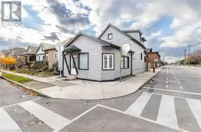 195 TRAGINA Avenue Hamilton Ontario L8H5C7