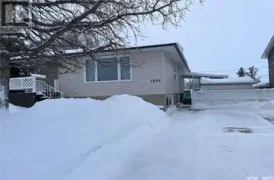 1239 Hochelaga STREET W Moose Jaw Saskatchewan S6H2J5