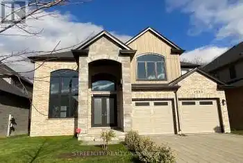 1295 Dyer Crescent, London, Ontario N6G0S7, 4 Bedrooms Bedrooms, ,4 BathroomsBathrooms,All Houses,For Sale,Dyer,X11439305