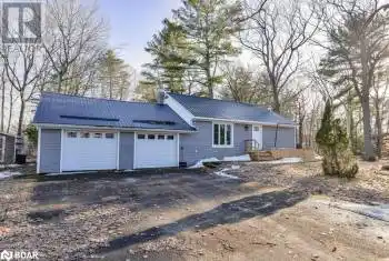 125 OAKWOOD Drive, Gravenhurst, Ontario P1P1B3, 3 Bedrooms Bedrooms, ,3 BathroomsBathrooms,All Houses,For Sale,OAKWOOD,40682364