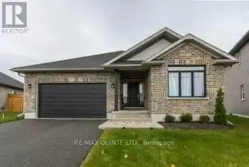 35 Raycroft Drive, Belleville, Ontario K8N0R4, 2 Bedrooms Bedrooms, ,2 BathroomsBathrooms,All Houses,For Sale,Raycroft,X11821500