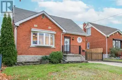 678 BRIGHTON Avenue Hamilton Ontario L8H6H4