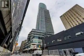 386 Yonge Street Unit# 4210, Toronto (Bay Street Corridor), Ontario M5B0A5, 3 Bedrooms Bedrooms, ,2 BathroomsBathrooms,Condo,For Rent,Yonge,C11822259