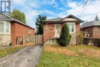 15 Darcy Court, Hamilton (Burkholme), Ontario L8V2B9, 5 Bedrooms Bedrooms, ,2 BathroomsBathrooms,All Houses,For Sale,Darcy,X11823558