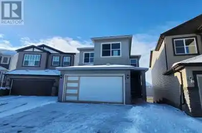 193 Lucas Place Calgary Alberta T3P2E6