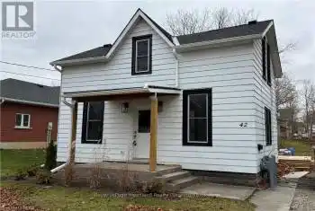 42 GEORGE St, Huron East, Ontario N0K 1W0, 2 Bedrooms Bedrooms, 7 Rooms Rooms,2 BathroomsBathrooms,All Houses,Sold,GEORGE,X11823027