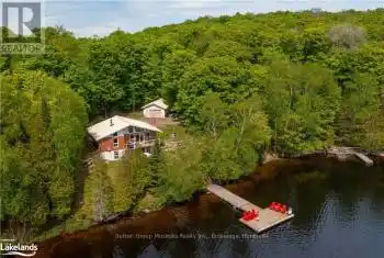 562 & 568 WASEOSA LAKE Road, Huntsville (Chaffey), Ontario P1H2J4, 3 Bedrooms Bedrooms, ,1 BathroomBathrooms,All Houses,For Sale,WASEOSA LAKE,X11823210