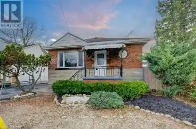 196 QUEENSDALE Avenue Hamilton (Centremount) Ontario L9A1K9