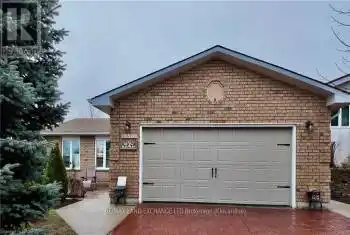 355 PENETANGORE Row, Kincardine, Ontario N2Z2K1, 3 Bedrooms Bedrooms, ,2 BathroomsBathrooms,All Houses,For Sale,PENETANGORE,X11879961