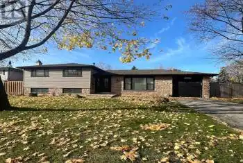 5285 Woodhaven Court Unit# Main, Burlington (Appleby), Ontario L7L3T7, 3 Bedrooms Bedrooms, ,1 BathroomBathrooms,All Houses,For Rent,Woodhaven,W11883059