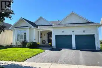 44 Country Club Drive, Loyalist (Bath), Ontario K0H1G0, 2 Bedrooms Bedrooms, ,3 BathroomsBathrooms,All Houses,For Sale,Country Club,X11883200