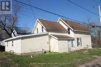 923 CENTER Street, McNab/Braeside, Ontario K0A1G0, 2 Bedrooms Bedrooms, ,2 BathroomsBathrooms,All Houses,For Sale,CENTER,X11883789