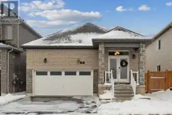 33 Mabern Street, Barrie, Ontario L9J0H9, 3 Bedrooms Bedrooms, ,3 BathroomsBathrooms,All Houses,For Sale,Mabern,S11883807