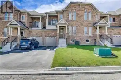 205 Laker Court Newmarket (Woodland Hill) Ontario L3X0J6