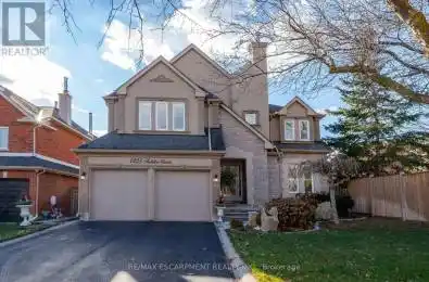 1225 Saddler Circle Oakville (1007 - GA Glen Abbey) Ontario L6M2X5