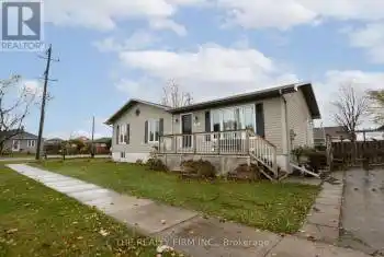 141 Cambridge Street, Goderich (Goderich Town), Ontario N7A2Y5, 3 Bedrooms Bedrooms, ,2 BathroomsBathrooms,All Houses,For Sale,Cambridge,X11889108