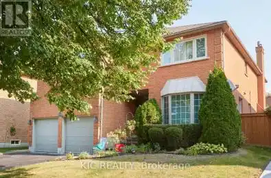 5 HOYT Court Whitby (Blue Grass Meadows) Ontario L1N8Z3