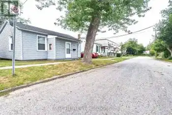 13 Greenlaw Place, St. Catharines (Downtown), Ontario L2R4S5, 3 Bedrooms Bedrooms, ,1 BathroomBathrooms,All Houses,For Sale,Greenlaw,X9364690