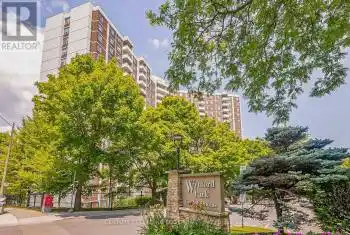 10 Edgecliff Golfway Unit# PH04, Toronto (Flemingdon Park), Ontario M3C3A3, 3 Bedrooms Bedrooms, ,2 BathroomsBathrooms,Condo,For Sale,Edgecliff,C11892508