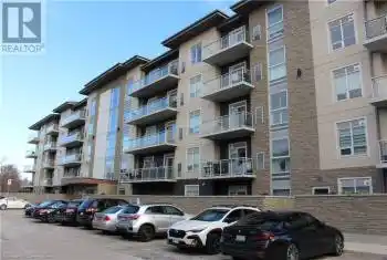 16 MARKLE Crescent Unit# 103, Ancaster, Ontario L9G0H4, 2 Bedrooms Bedrooms, ,1 BathroomBathrooms,Condo,For Rent,MARKLE,40685399