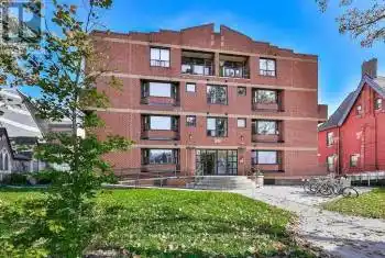 99 Bellevue Avenue Unit# 8, Toronto (Kensington-Chinatown), Ontario M5T2N8, 3 Bedrooms Bedrooms, ,1 BathroomBathrooms,All Houses,For Rent,Bellevue,C11894726