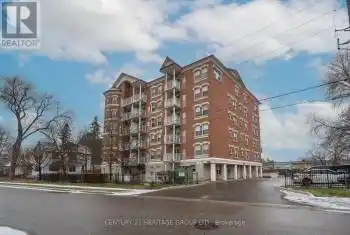 35 Hunt Avenue Unit# 401, Richmond Hill (Mill Pond), Ontario L4C4H1, 2 Bedrooms Bedrooms, ,1 BathroomBathrooms,Condo,For Sale,Hunt,N11894731