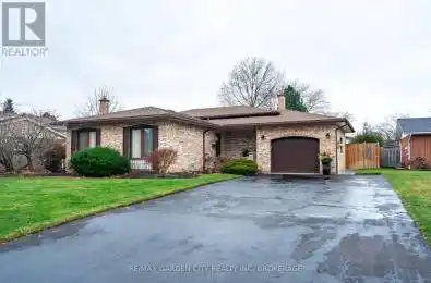 9 Royal Oak Drive St. Catharines (439 - Martindale Pond) Ontario L2N4B