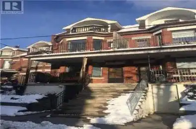 483 Indian Grove Unit# Upper Toronto (High Park North) Ontario M6P2J1