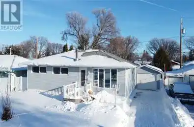 1103 Simpson AVENUE Moose Jaw Saskatchewan S6H4M7