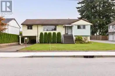 739 SCHOOLHOUSE Street Coquitlam British Columbia V3J5S1