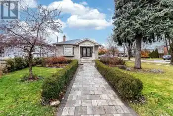 2 Liscombe Road, Toronto (Rustic), Ontario M6L3A1, 5 Bedrooms Bedrooms, ,2 BathroomsBathrooms,All Houses,For Sale,Liscombe,W11906474