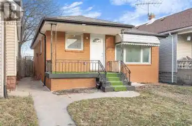 1510 LANGLOIS Windsor Ontario N8X4M2