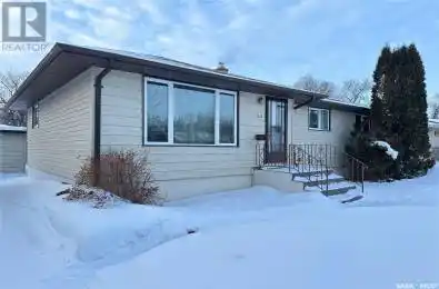 635 Maple DRIVE Weyburn Saskatchewan S4H1A5