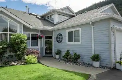 730 MCCOMBS Drive Unit# 36 Harrison Hot Springs British Columbia V0M1K