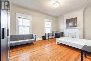 984 Dundas Street Unit# 2, Toronto (Trinity-Bellwoods), Ontario M6J1W6, 4 Bedrooms Bedrooms, ,1 BathroomBathrooms,Commercial,For Rent,Dundas,C11911626