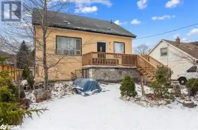 36 POPLAR Avenue Toronto Ontario M9B3R4