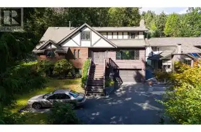 864 WELLINGTON Drive North Vancouver British Columbia V7K1K7