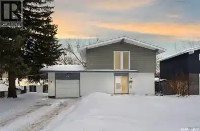 86 Spinks DRIVE Saskatoon Saskatchewan S7H4B8