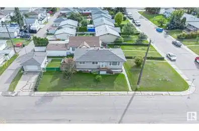 7607 128 AV NW Unit# 7607 Edmonton Alberta T5C1T3