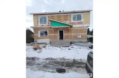 11630 122 ST NW NW Unit# 11630 Edmonton Alberta T5M0C2